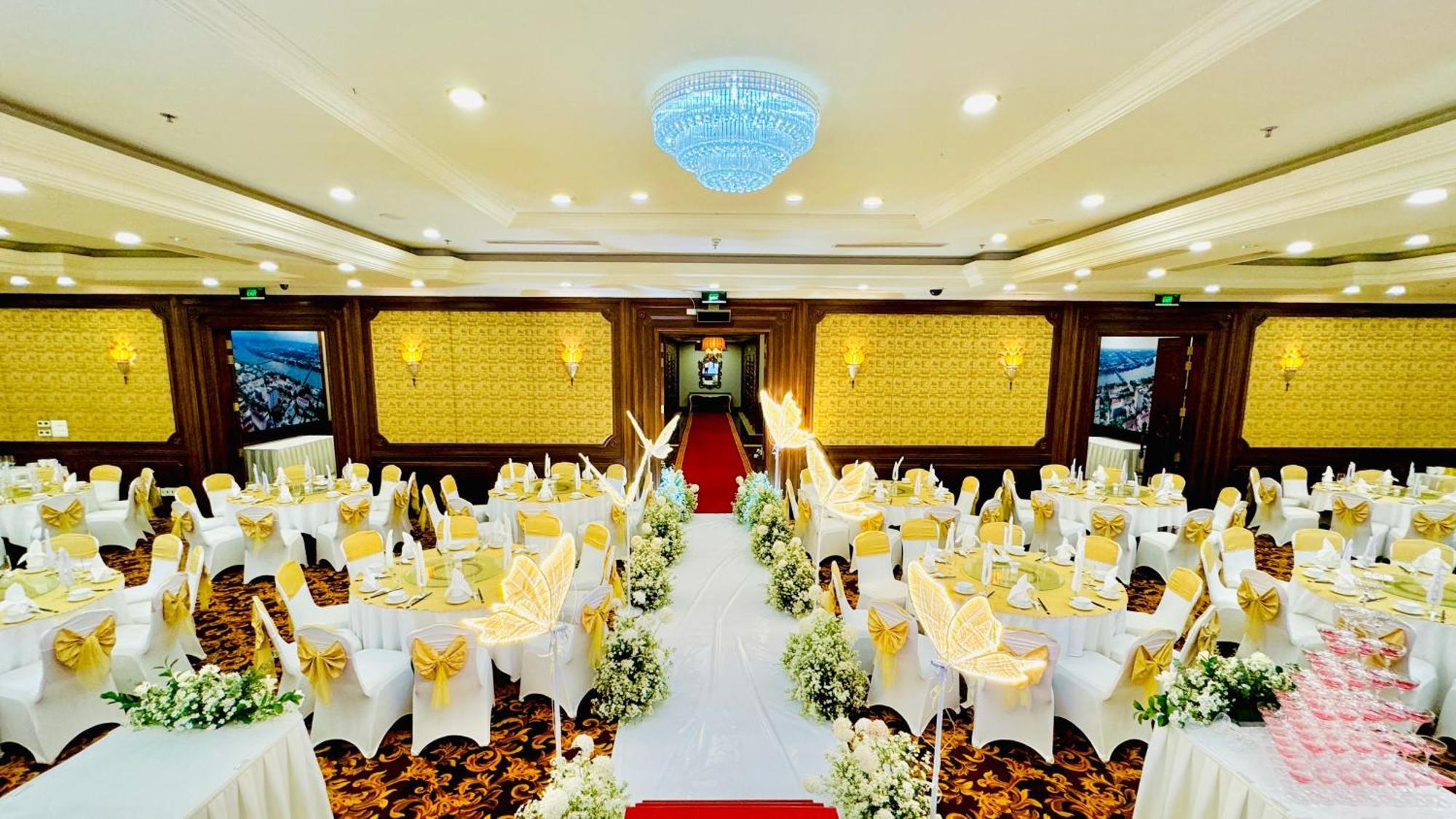 Ttc Imperial Hotel Хюе Екстер'єр фото